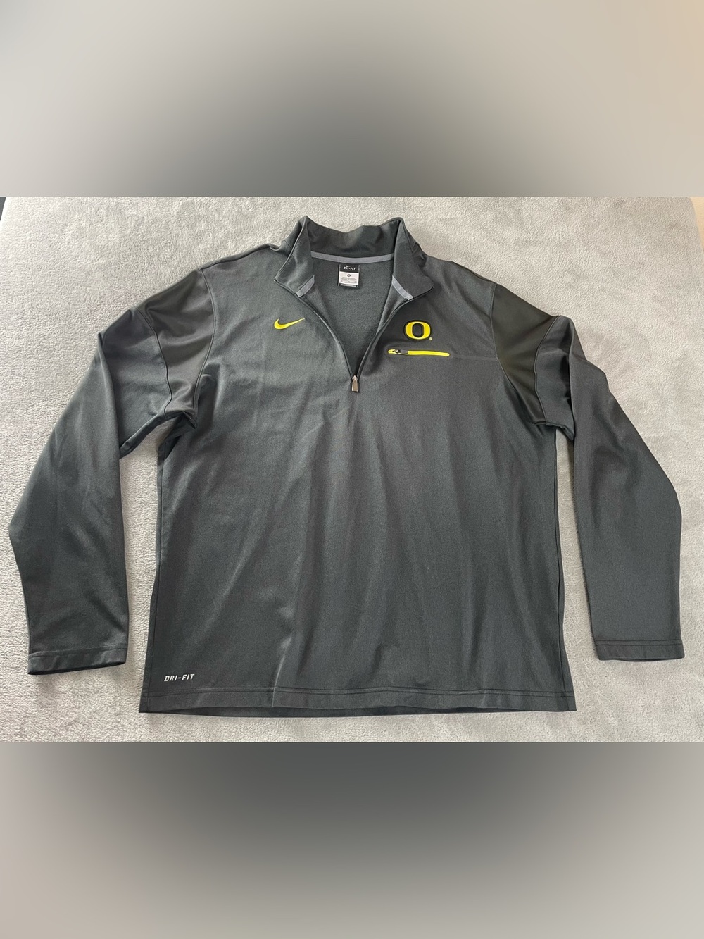 Nike Dri-FIT Oregon Ducks 1/4 Zip Pullover Mens XL Dark Gray Long Sleeve Mock